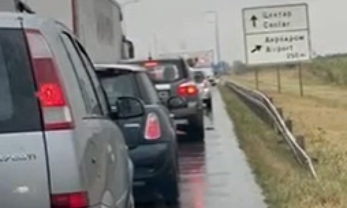 PAŽNJA ZA SVE KOJI IDU NA AERODROM: Kolaps ka Surčinu, sve stoji – putnici kasne na letove! (VIDEO)
