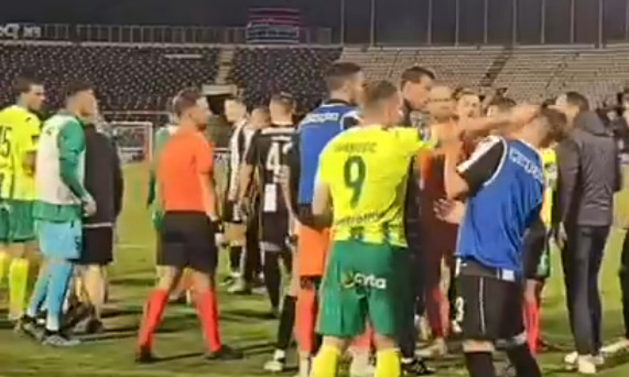 EVO KAKO JE KRENUO HAOS Pojavio se snimak iz Humske, ko je koga hvatao za uvo (VIDEO)