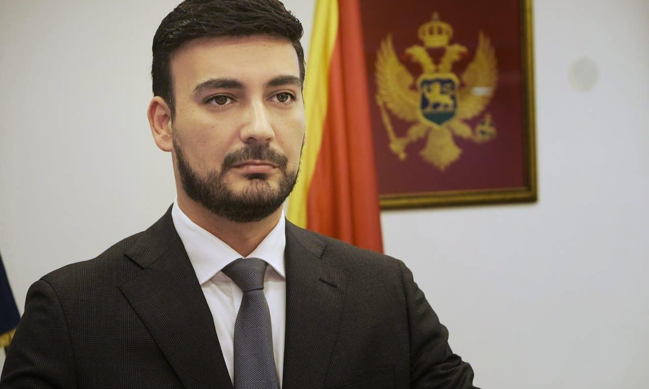 PRETUČEN PREDSEDNIK OPŠTINE Nikola Jovanović zadobio teške telesne povrede, trojica ga mlatila
