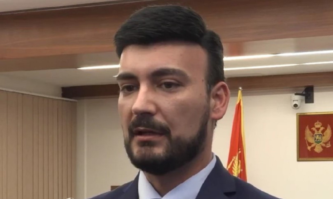 OTKRIVAMO U KAKVOM JE STANJU PREDSEDNIK OPŠTINE BUDVA: Povređeno mu oko - dan mu dodatno težak zbog lične tragedije