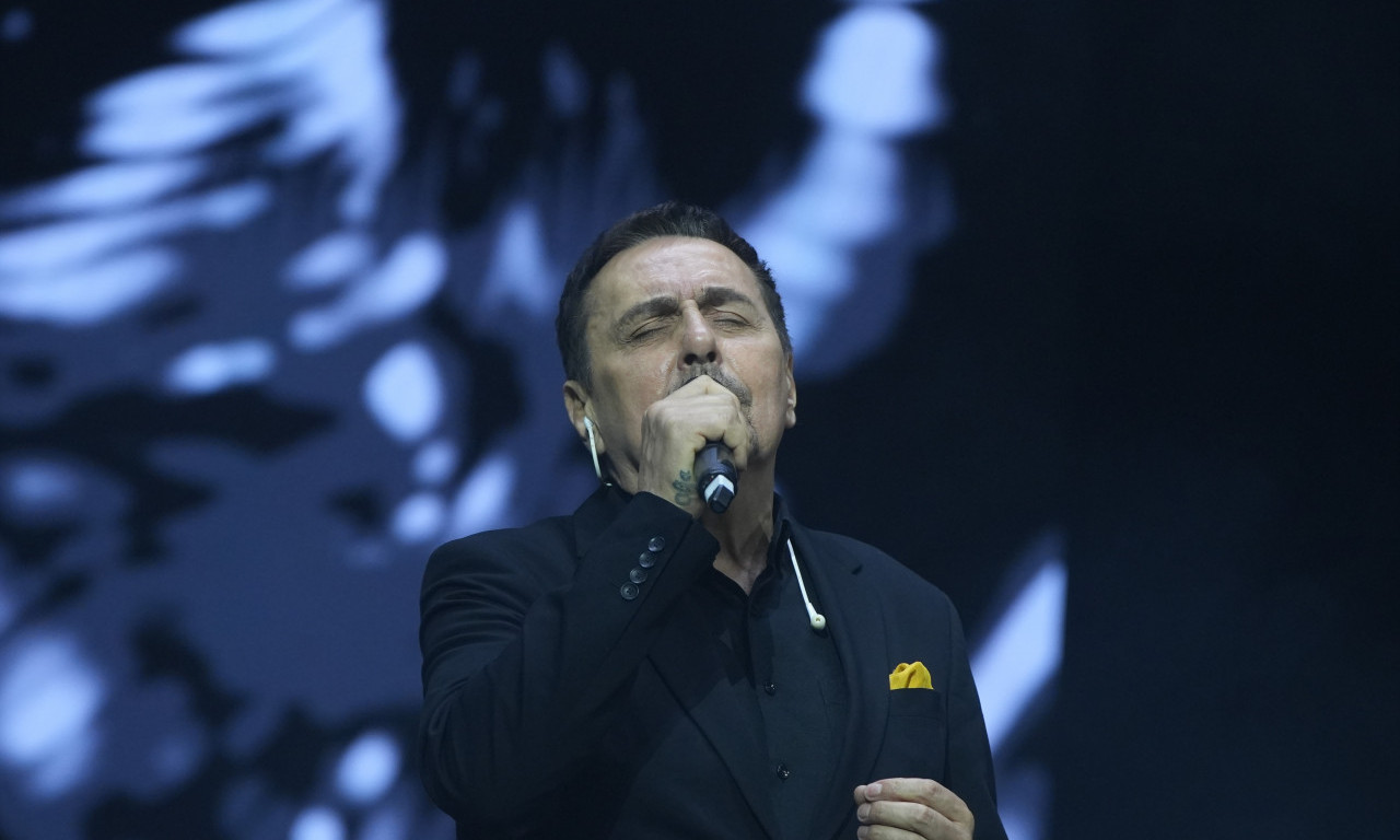 KEBA NAPRAVIO SPEKTAKL Publika pala u trans na koncertu u Sokobanji