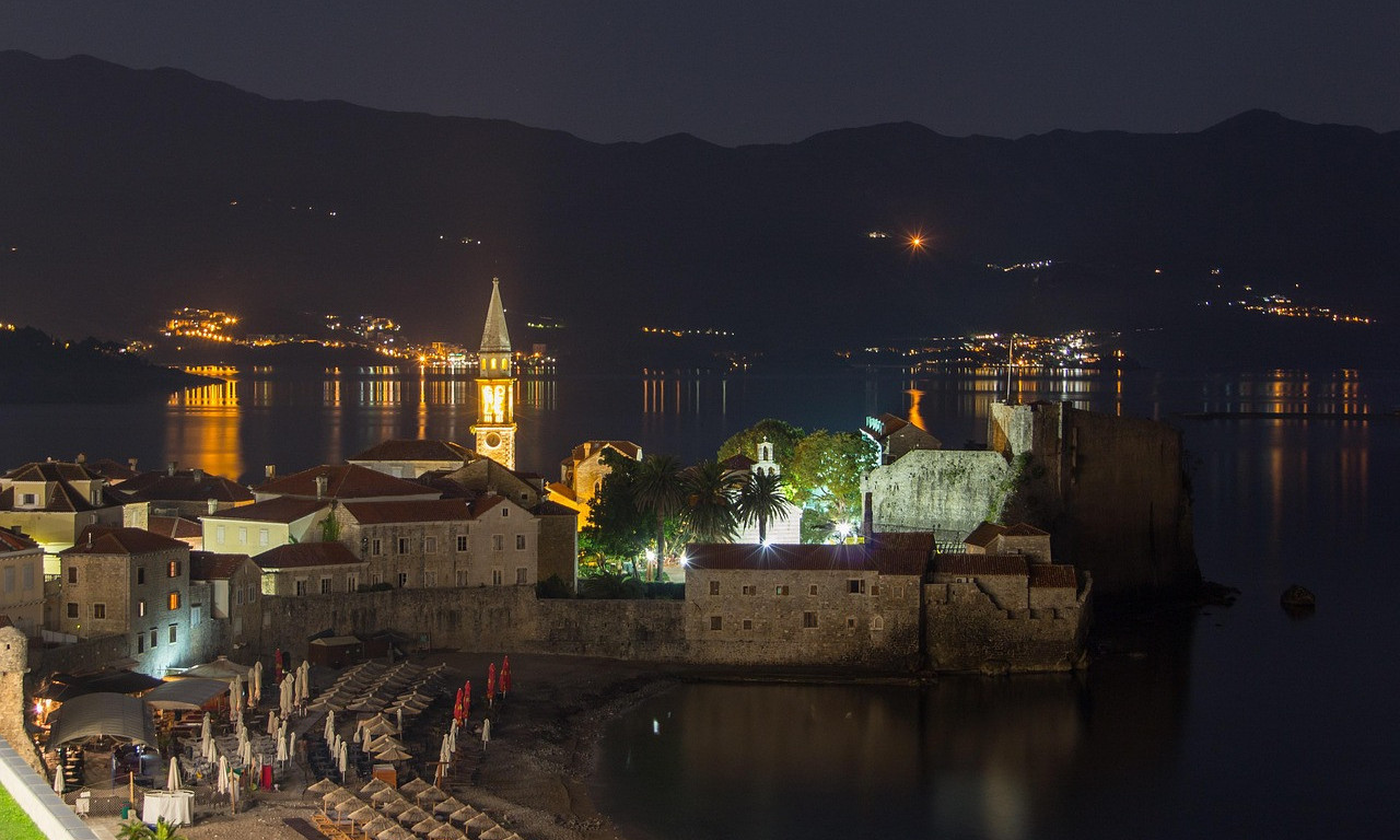 BUDVA PUKLA USRED SEZONE! Stari grad bez muzike, gosti beže – ugostitelji u panici mole za pomoć