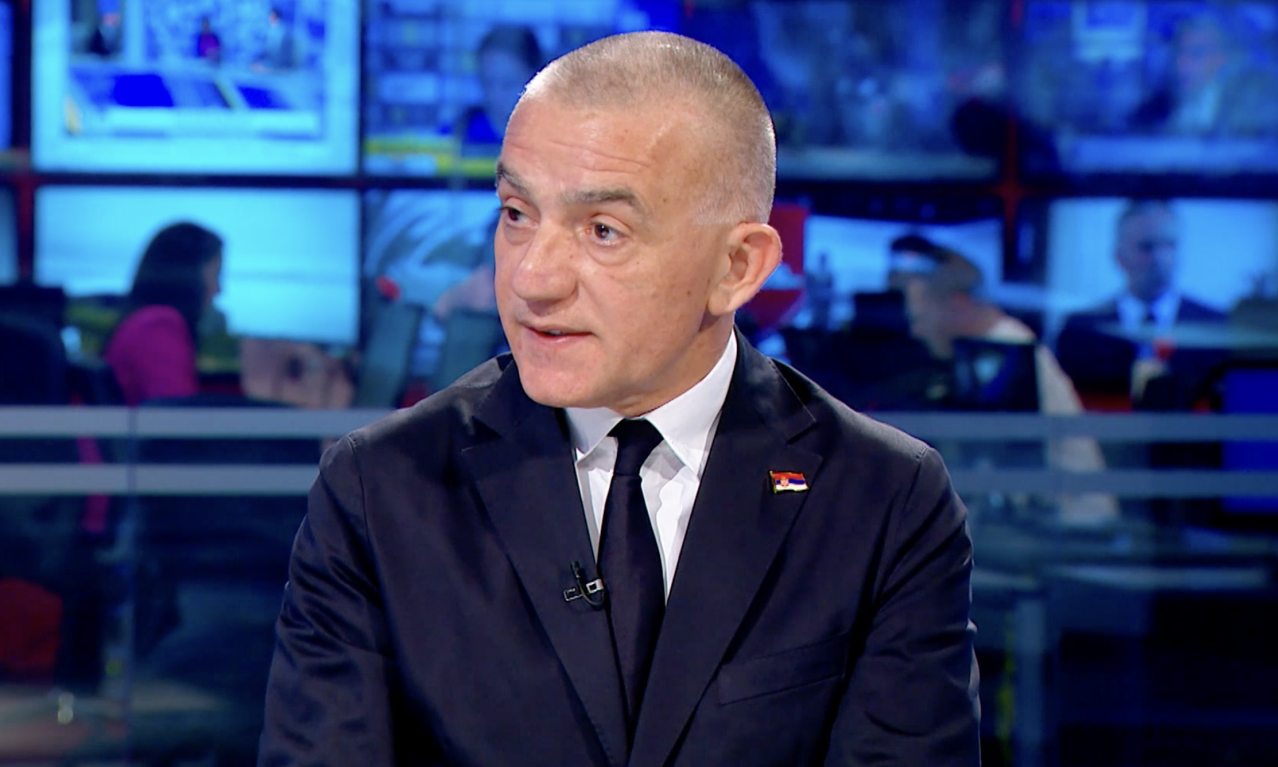 ULICA HOĆE DA SUDI I IZRIČE PRESUDE Ministar pravde Nenad Vujić otkrio koliko je opasan pritisak blokadera na sud