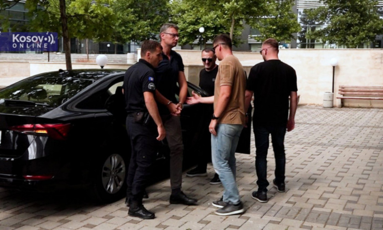 IGOR POPOVIĆ DOVEDEN SA LISICAMA U SUD! Odlučuje se o daljoj meri zbog izjava o žrtvama terorističke OVK (VIDEO)