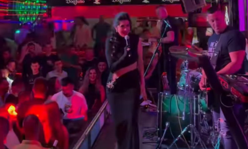 TANJA SAVIĆ SRELA DARU BUBAMARU NA AERODROMU Ovako se zabavljaju nakon nastupa: "Puno košta" (VIDEO)