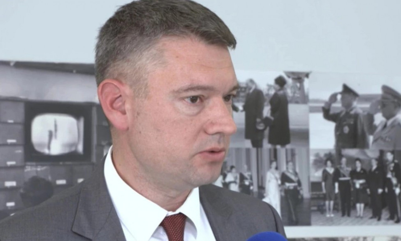 ZAVRŠENA SEDNICA O ODREĐIVANJU DALJE MERE IGORU POPOVIĆU Evo šta je danas bilo u Prištini