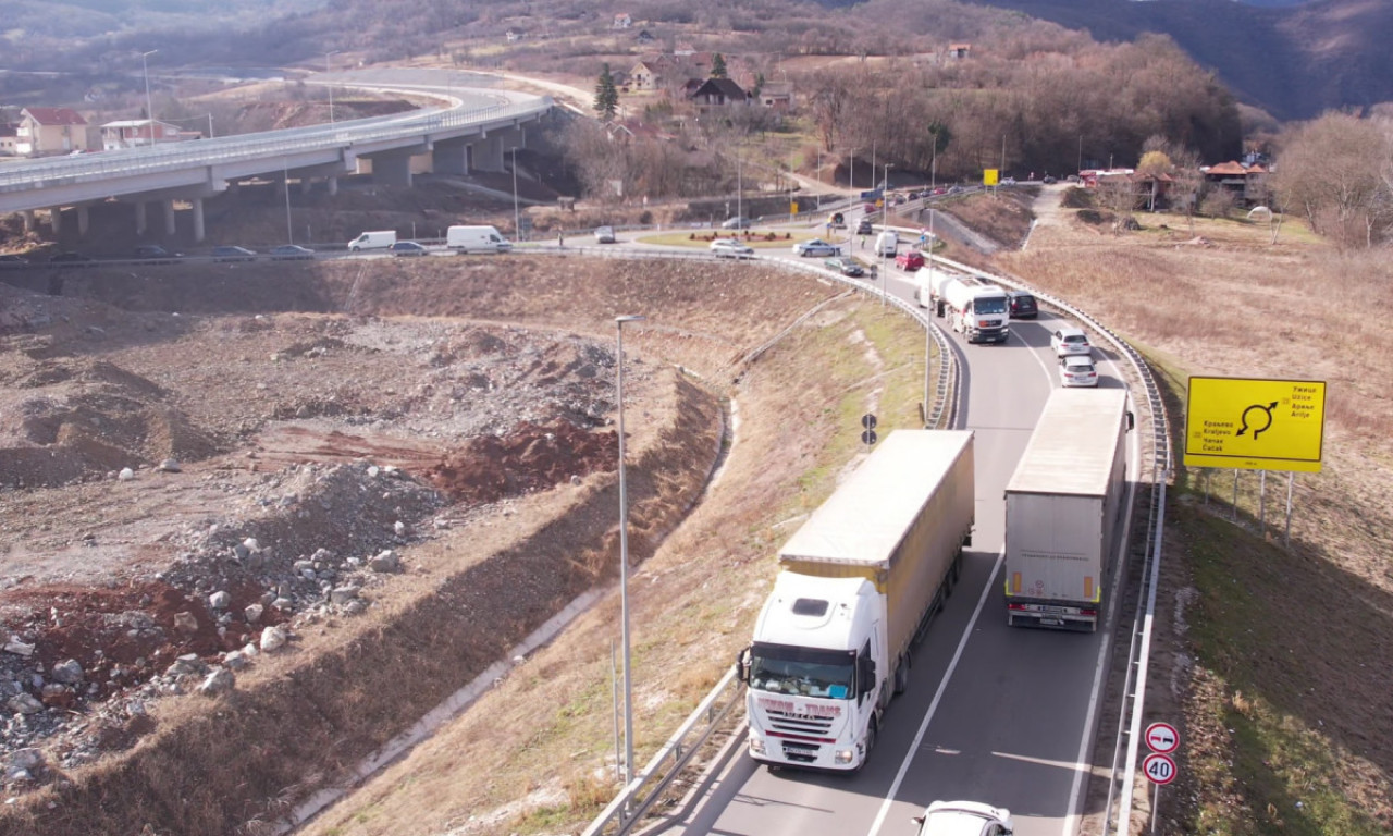 KOLAPS I NA SRPSKIM PUTEVIMA I NA GRANICAMA! Evo koliko građani čekaju - ovo pravi najveće probleme