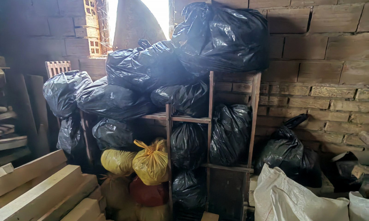 PAKOVANO U KESE, SPREMNO ZA TRŽIŠTE Policija razotkrila ilegalni teret (FOTO)