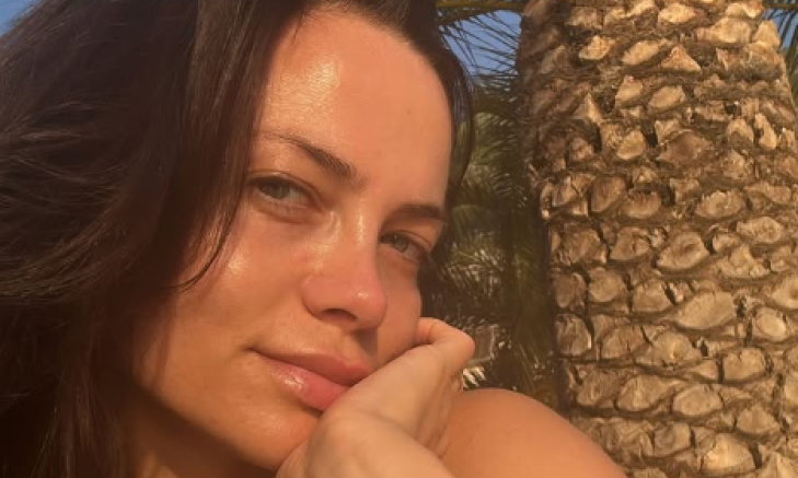 MILICA PAVLOVIĆ BEZ ŠMINKE UŽIVA U HOTELU GDE NOĆ KOŠTA 600 EVRA: Kafa, masaže i pogled na Boku oduzimaju dah (FOTO)