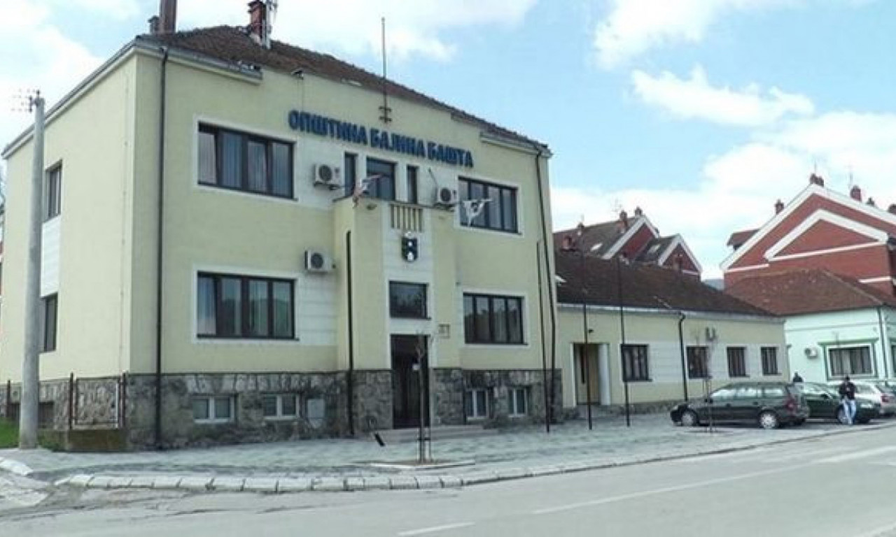 ZASTAVE ĆE SUTRA BITI SPUŠTENE NA POLA KOPLJA Dan žalosti u Bajinoj Bašti zbog porodične tragedije (FOTO)