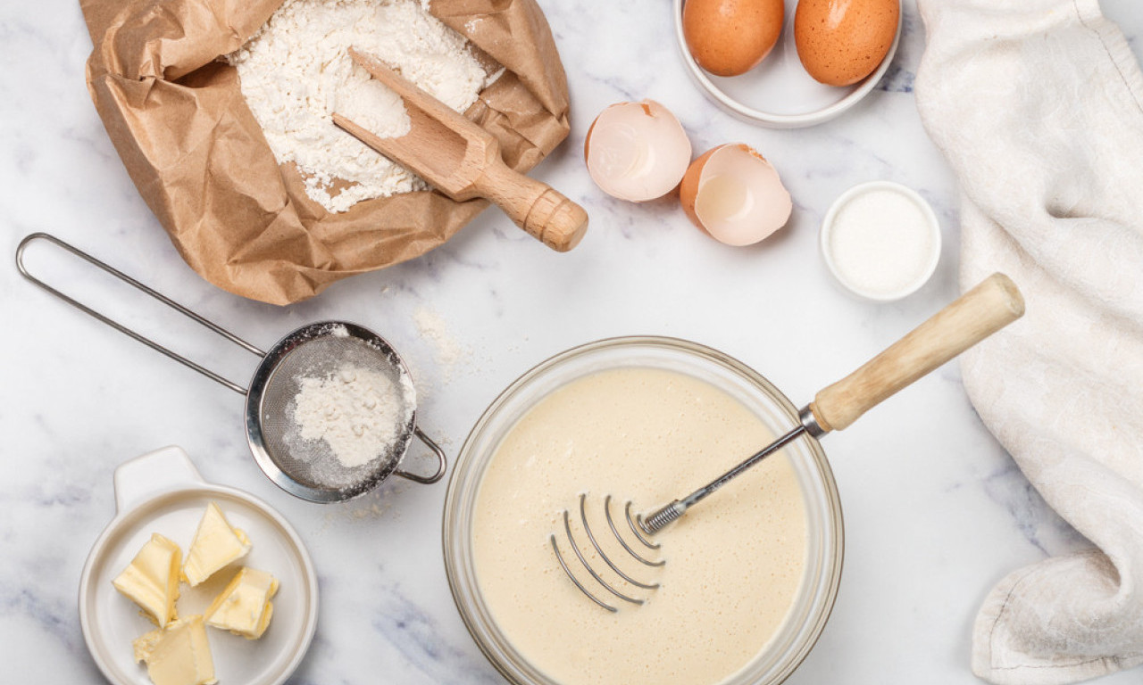 DA LI MOŽE SMESA ZA PALAČINKE DA PRENOĆI U FRIŽIDERU? Evo šta kažu stručnjaci
