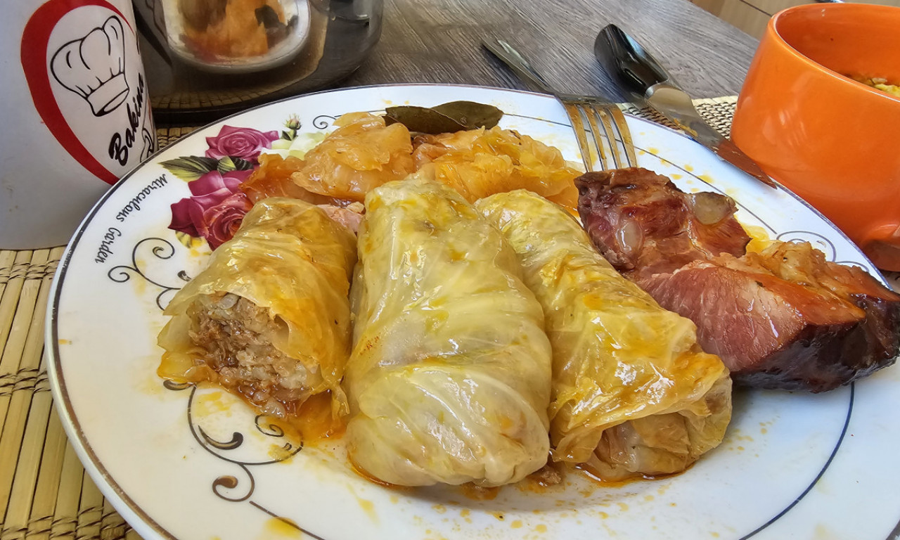 KO JOŠ MOŽE DA ODOLI? Sarma sa rebrima kao iz bakine šerpe!