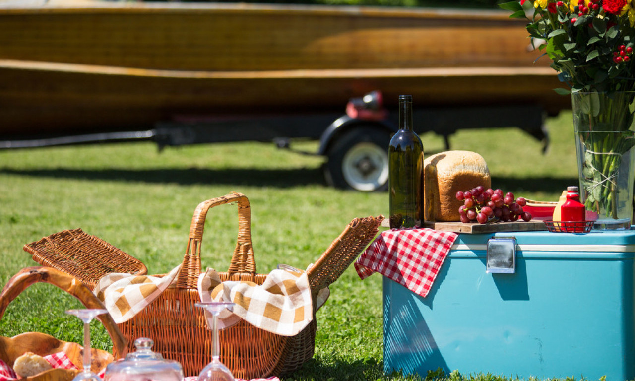 NEPRIJATAN MIRIS IZ PUTNOG FRIŽIDERA? Ovaj trik rešava stvar za 5 minuta