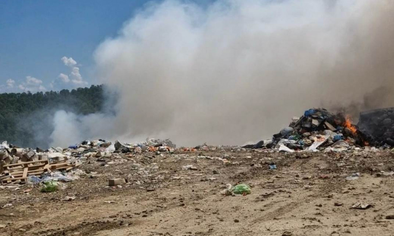 POŽAR NA DEPONIJI U PRIBOJU I DALJE DIVLJA Dim prekriva celu opštinu - jako loše stanje!