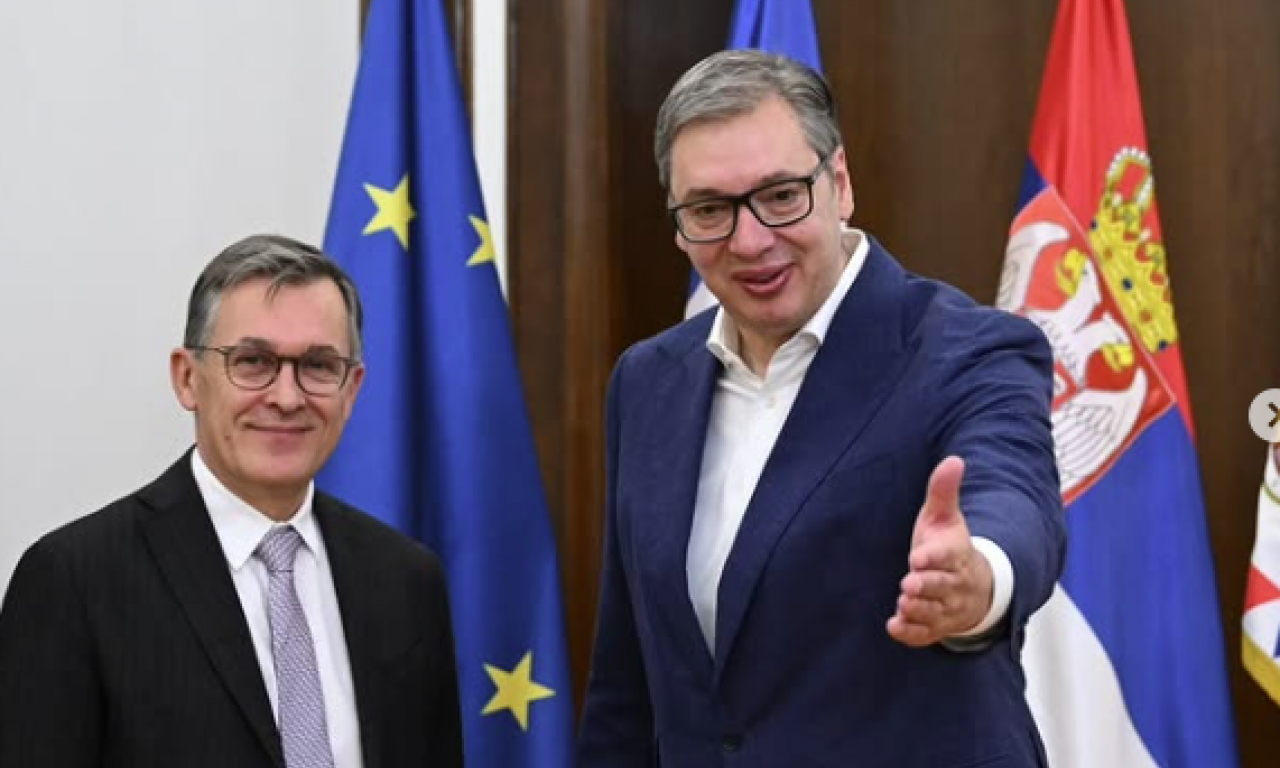 VUČIĆ ODUŠEVLJEN SASTANKOM SA ROKFEJEM: Srbija i Francuska će mnogo raditi na ovim oblastima! (FOTO)