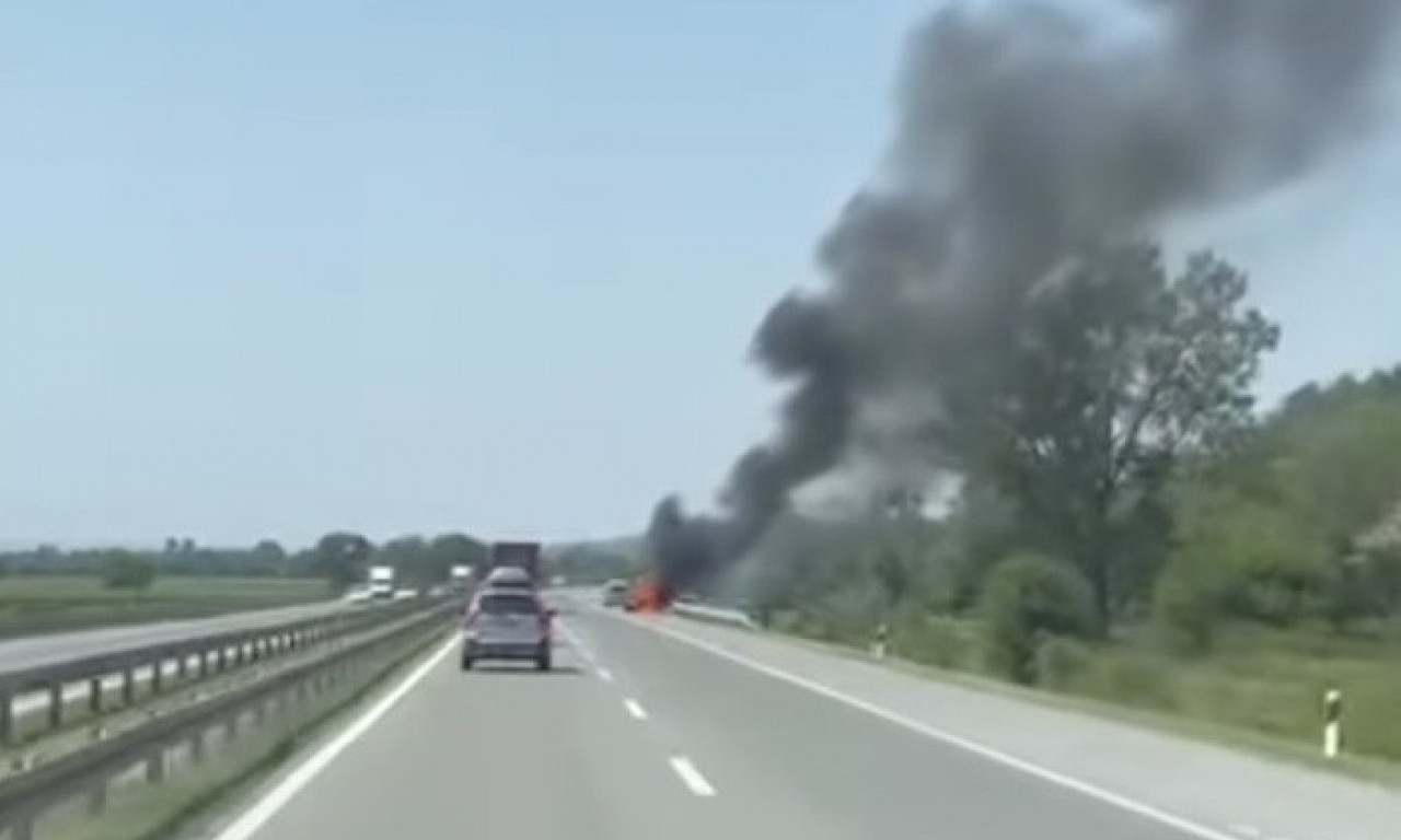 KULJA GUST I CRN DIM NA AUTO-PUTU Nikom nije jasno šta se desilo, pogledajte jeziv prizor (VIDEO/FOTO)