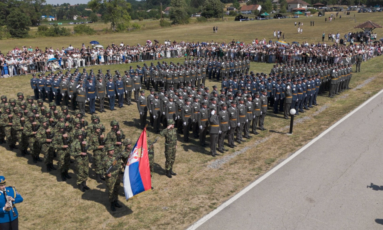 GRUPA ALBANACA PUCALA NA PRIPADNIKE VOJSKE SRBIJE