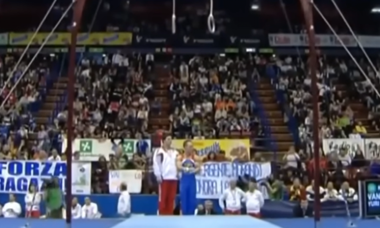 UŽAS NA UNIVERZIJADI: Gimnastičar pao na glavu - u komi je!
