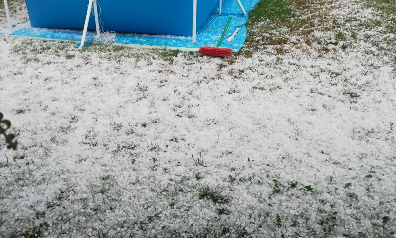 GDE  STIŽU PLJUSKOVI, GRMLJAVINA I GRAD? Stiglo hitno upozorenje za još jedan deo Srbije!