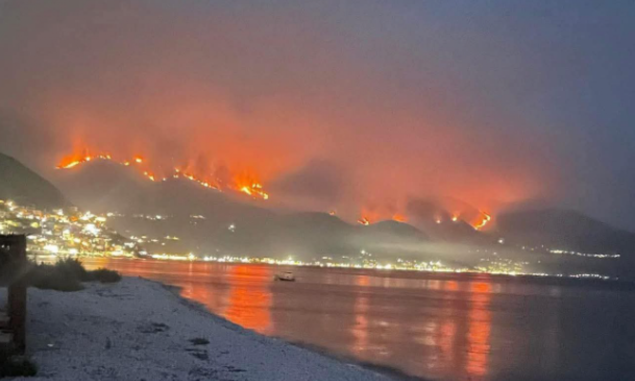 VATRENA STIHIJA GUTA KUĆE I HOTELE! HITNA EVAKUACIJA TURISTA! Potresni prizori iz Albanije obilaze svet (FOTO+VIDEO)