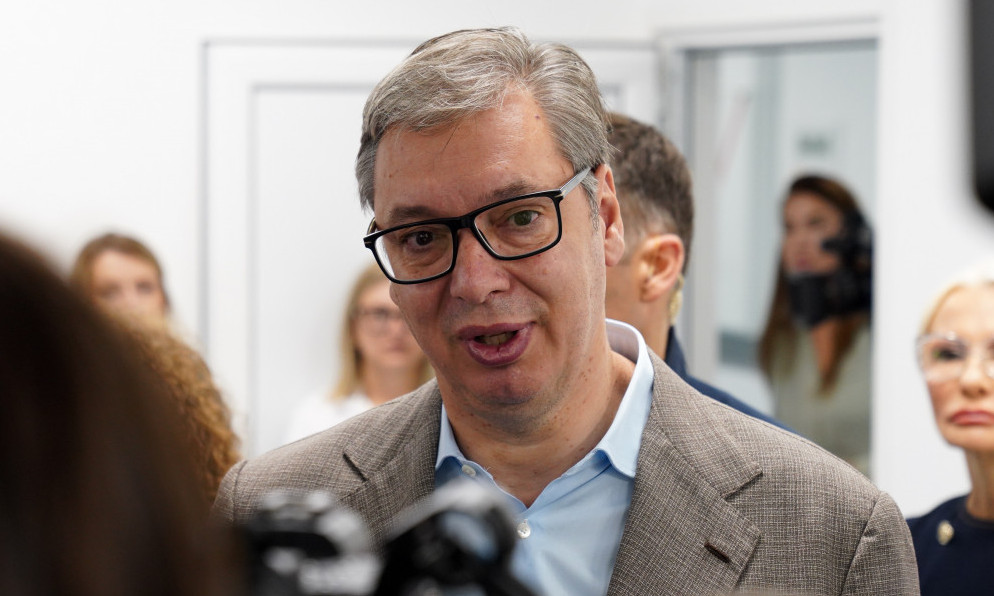 ONI ŽIVE U PARALELNOM UNIVERZUMU, A NAROD BESNI Vučić o blokadama: Evo kako su ljudi izmanipulisani