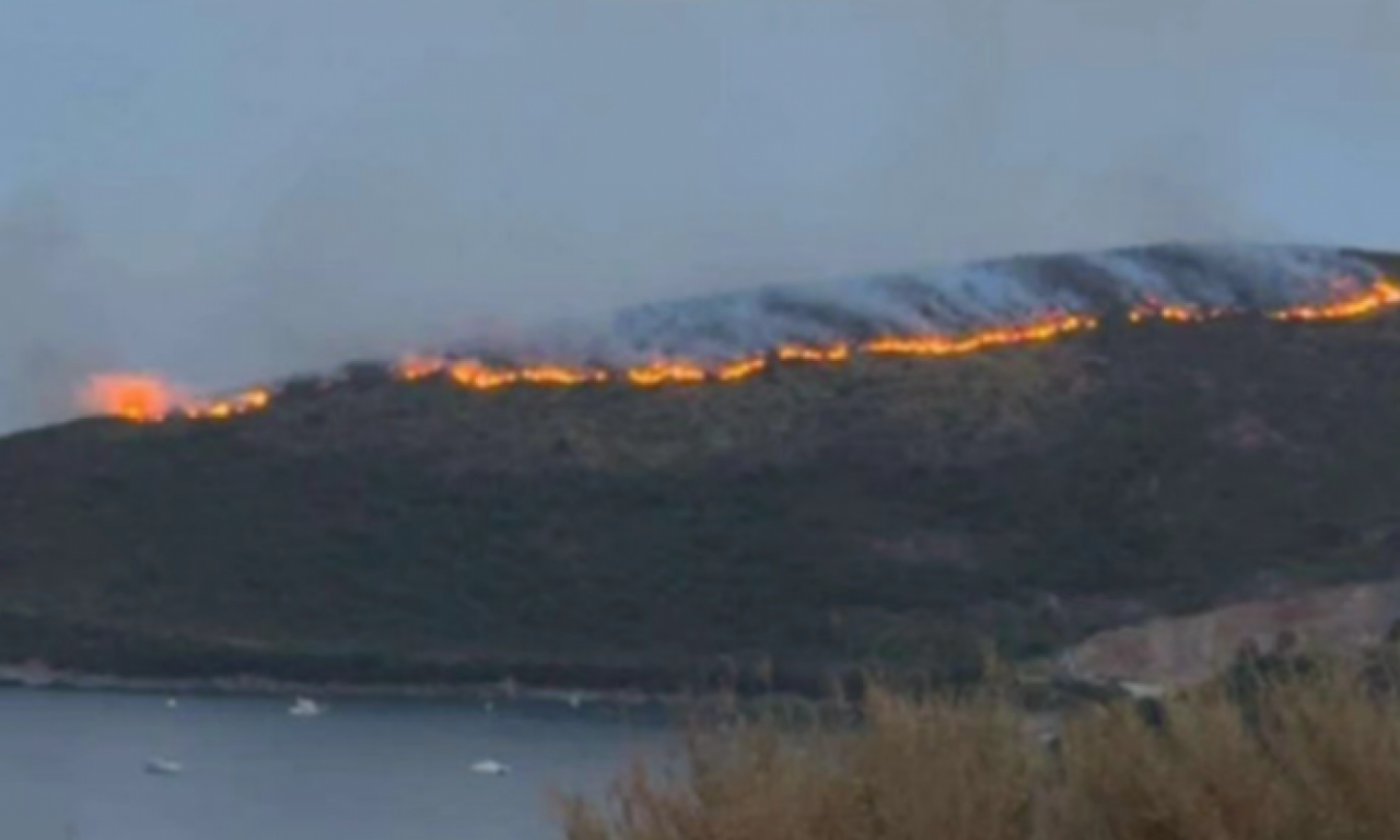 CRNA GORA U PLAMENU! Požar guta Lušticu, zatvorena i čuvena plaža - sve snage na terenu (FOTO+VIDEO)