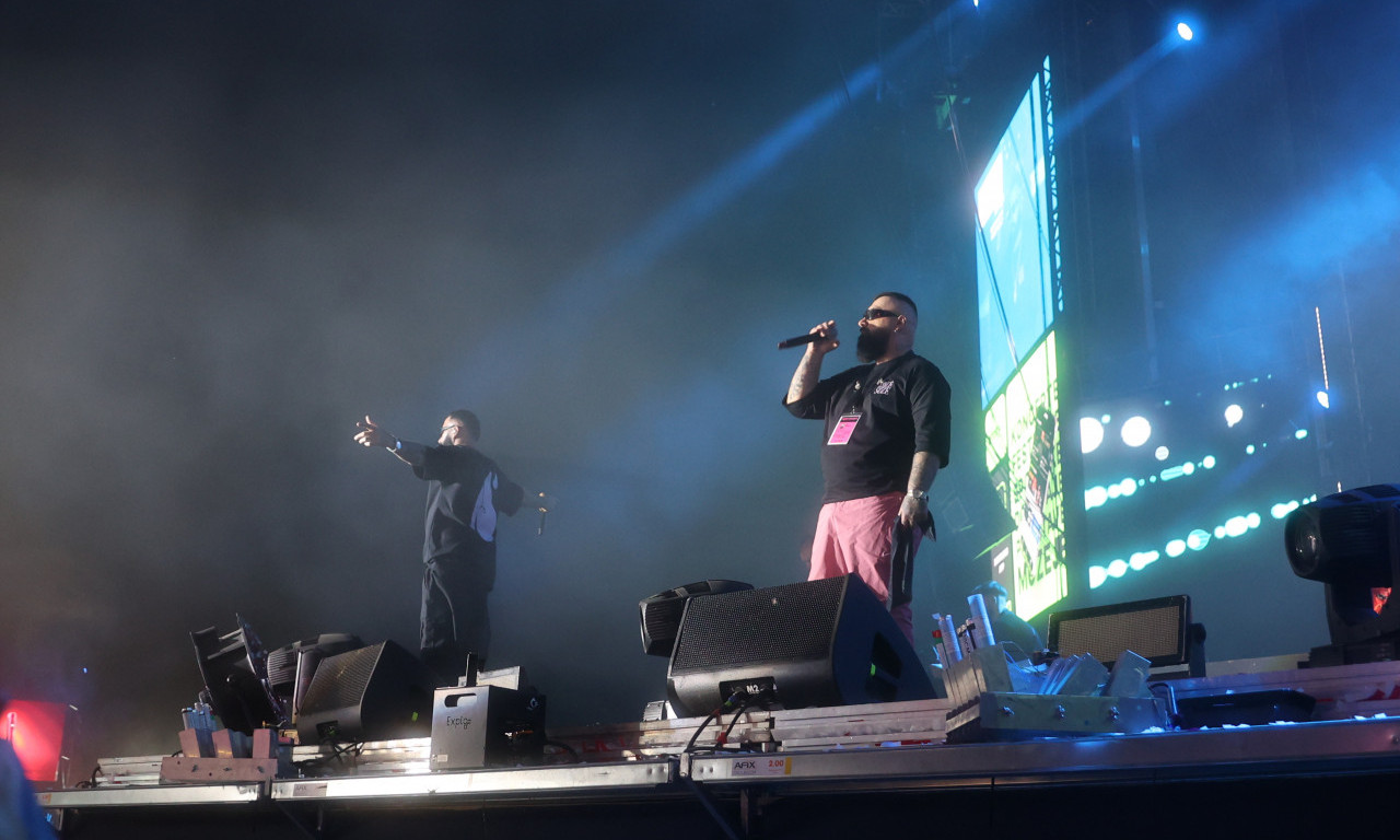 PREKINUT KONCERT JALE I BUBE Gosti evakuisani, policija na terenu! (VIDEO)