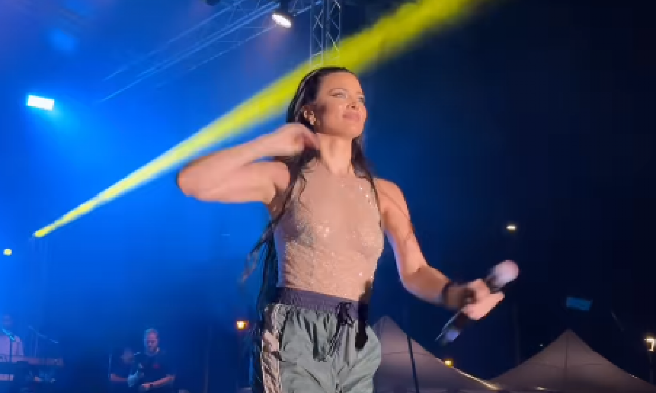 MILICA PAVLOVIĆ PEVALA PO KIŠI U ŠAPCU "Mokra do kože, ali srećna sa vama" (VIDEO)