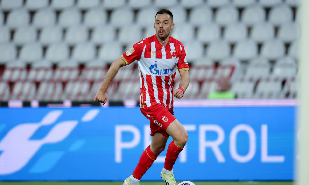 "ĆAP, ĆAP, MRDAJ GUZU..." Da li se ovo stvarno desilo - evo kako je miljenik Delija predstavljen u novom klubu (VIDEO)