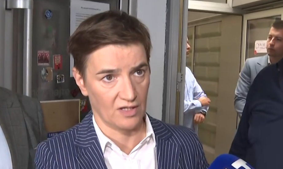 ANA BRNABIĆ OBILAZI SKC: Blokaderi ruinirali zgradu, krali sve što im je palo pod ruku (VIDEO)