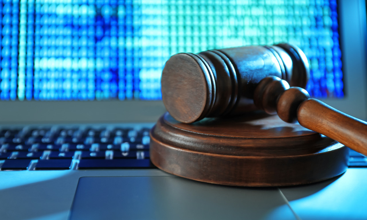 SRBIJA POD OPASNIM UDAROM! Sumnja se na koordinisani hibridni rat! Ministarstvo pravde meta hakera!