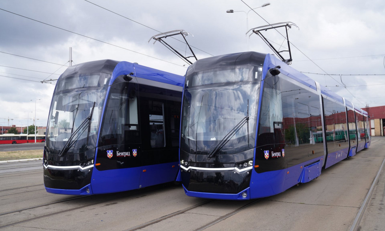 BEOGRAĐANI ISPROBALI NOVI "PLAVI" TRAMVAJ: Moderno, udobno i tehnološki napredno! (FOTO+VIDEO)