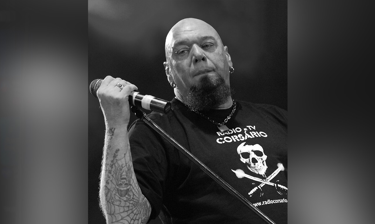 UMRO SLAVNI PEVAČ GRUPE IRON MAIDEN Odlazak legende hevi metala