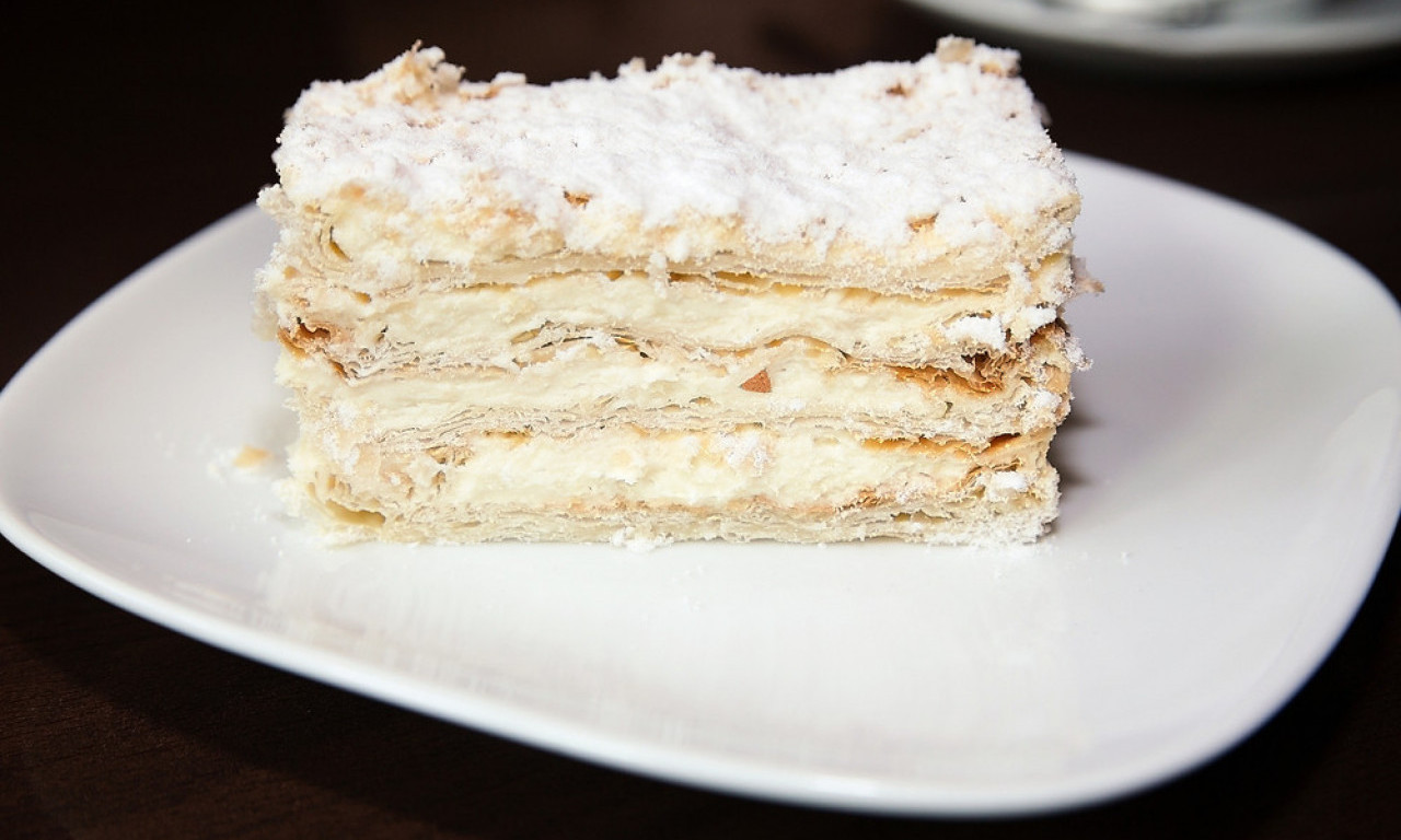 DOMAĆINSKA KOTORSKA KREMPITA Slatki ponos Boke koji se topi u ustima