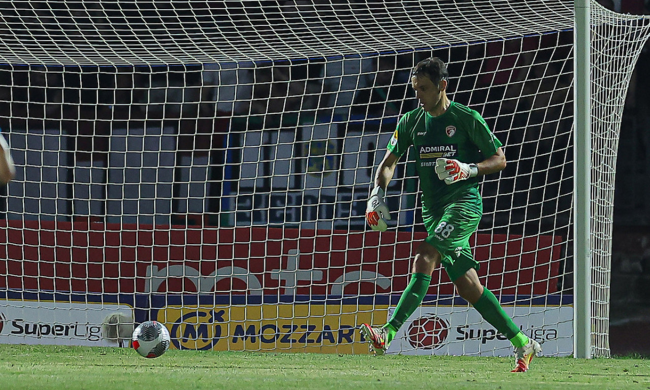 SADA I ZVANIČNO! Vladimir Stojković je novi golman Čukaričkog!