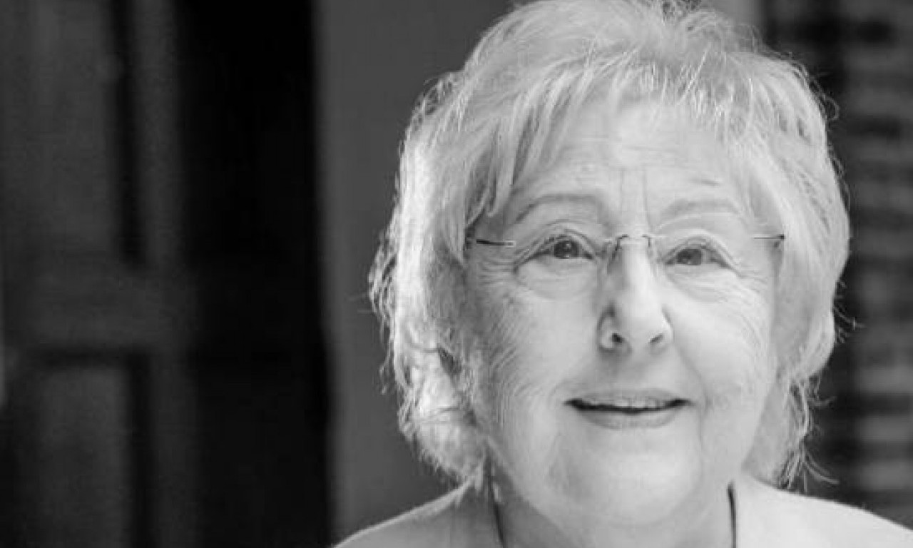 UMRLA ŽENA KOJA JE STVORILA EJMI VAJNHAUS, RITU ORU, SPAJS GRLS: Odlazak legende muzičke industrije!