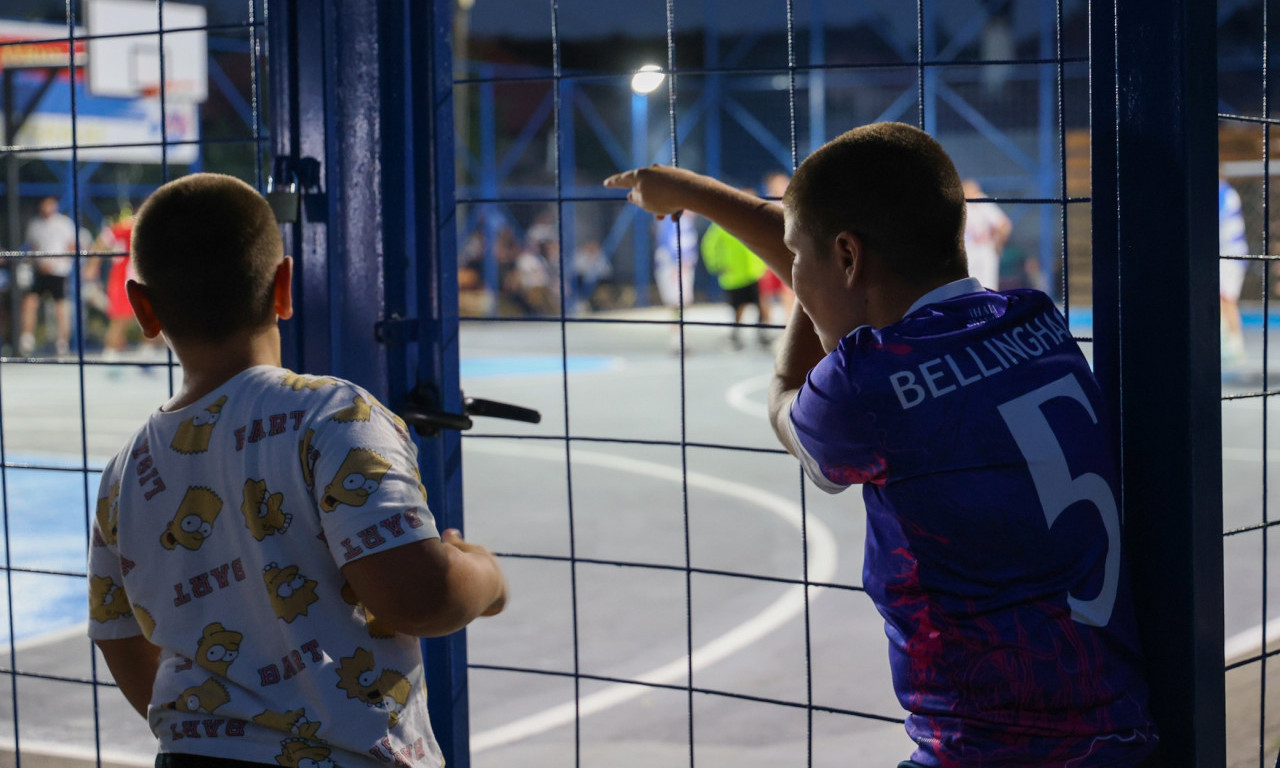 GUJON ODUŠEVIO DECU U ENKLAVI Novi teren u Sušici sija pod reflektorima! (FOTO)