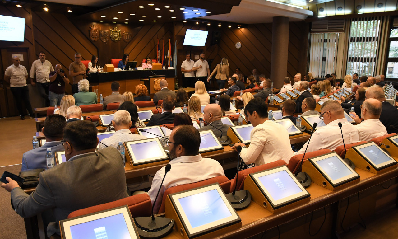 NOVI SAD DOBIJA SPOMENIK STRADALIMA U PADU NADSTREŠNICE Usvojena inicijativa!