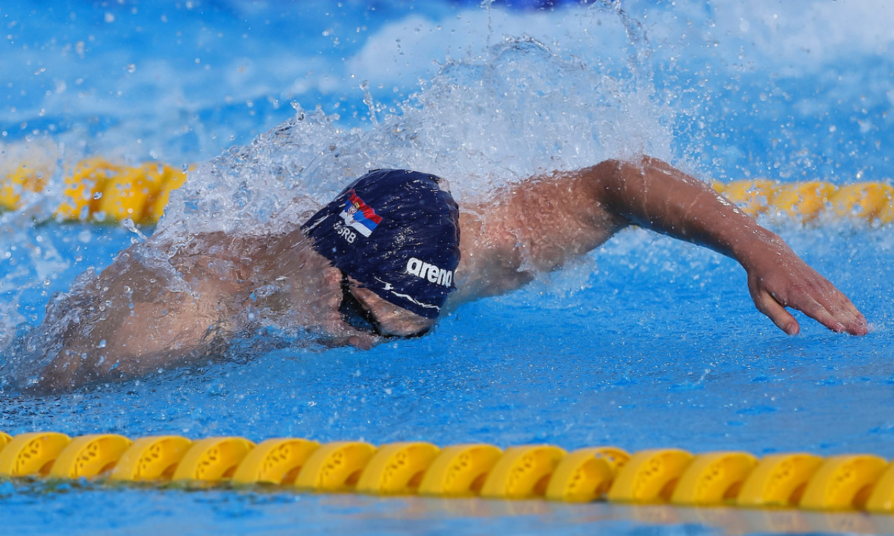 ANDREJ BARNA ISPISAO ISTORIJU: Novi državni rekord u plivanju i plasman u polufinale na Svetskom prvenstvu!