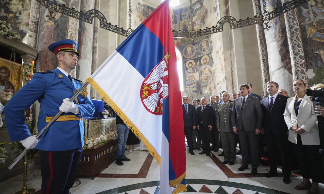 LITURGIJA I REZANJE SLAVSKOG KOLAČA U Manasiji obeležen Dan sećanja na vladavinu despota Stefana Lazarevića (FOTO/VIDEO)