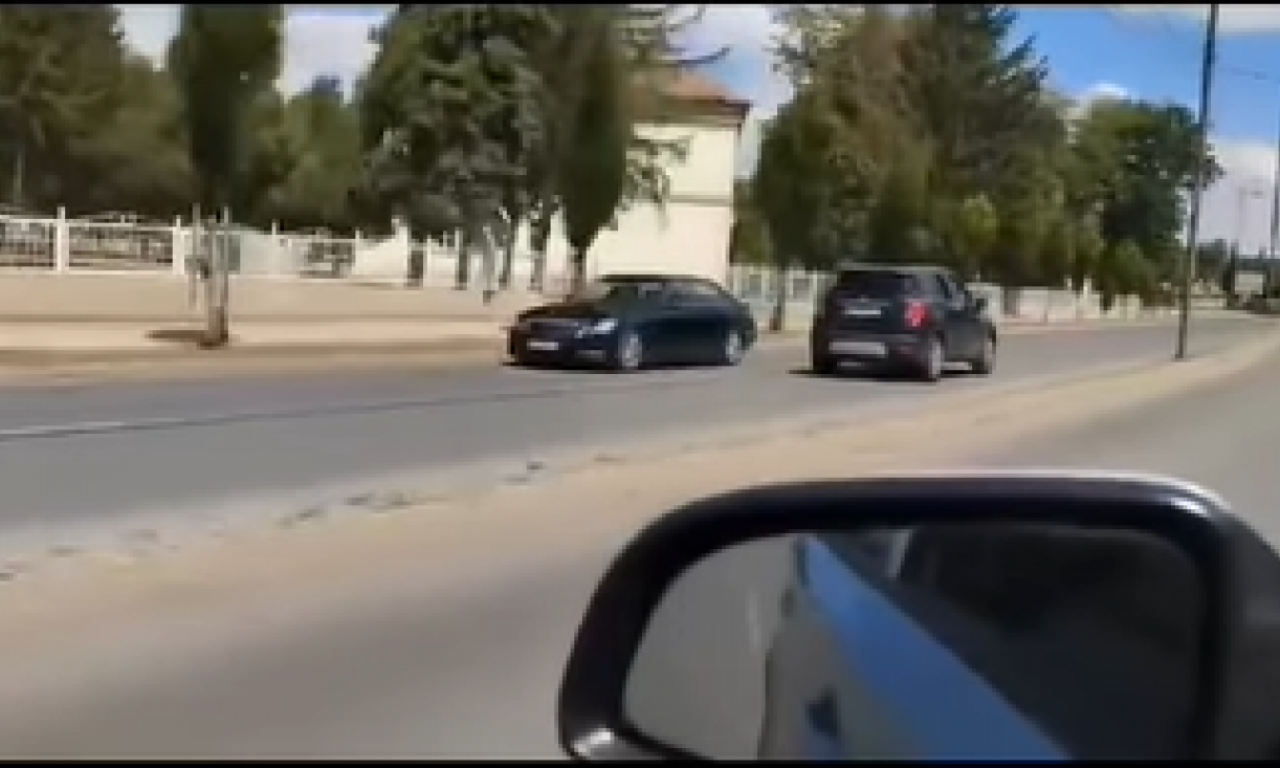 IZAŠLA IZ KAFANE, PA KOLIMA KRENULA U KONTRA SMERU Na kružnom toku u Nišu jedva pogodila stranu (VIDEO)