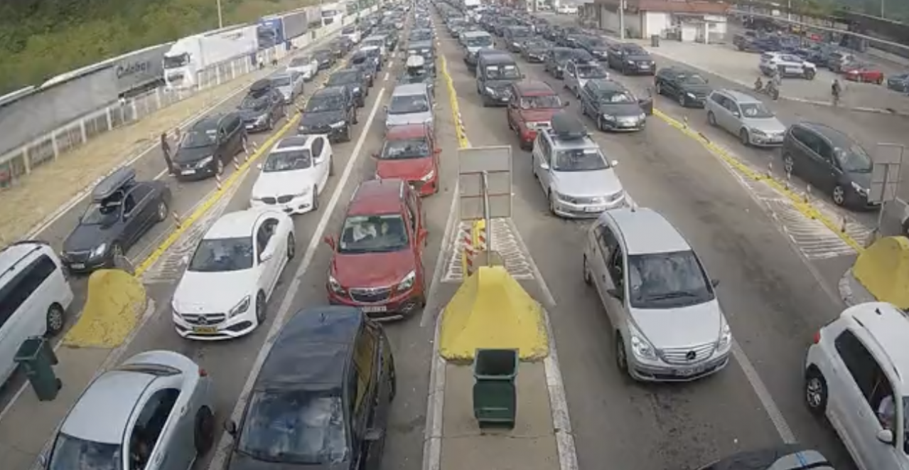 DOBRE VESTI ZA VOZAČE Nema gužve na prelazima, ali zato AMSS upozorava - spremite se za vikend