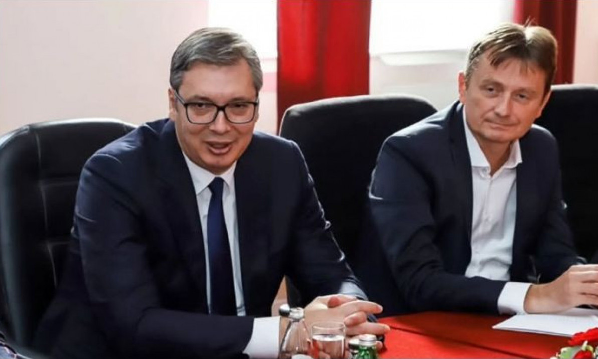 "DARE, DRŽI SE" Vučić se hitno oglasio zbog moždanog udara ministra Glišića (FOTO)