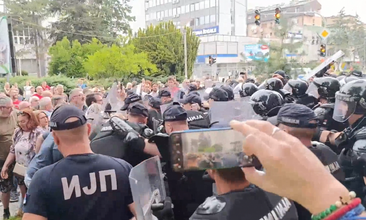 ŠTA SE DEŠAVA U ZAJEČARU? Skupština grada usvojila dnevni red, opozicija i dalje ometa rad (FOTO+VIDEO)