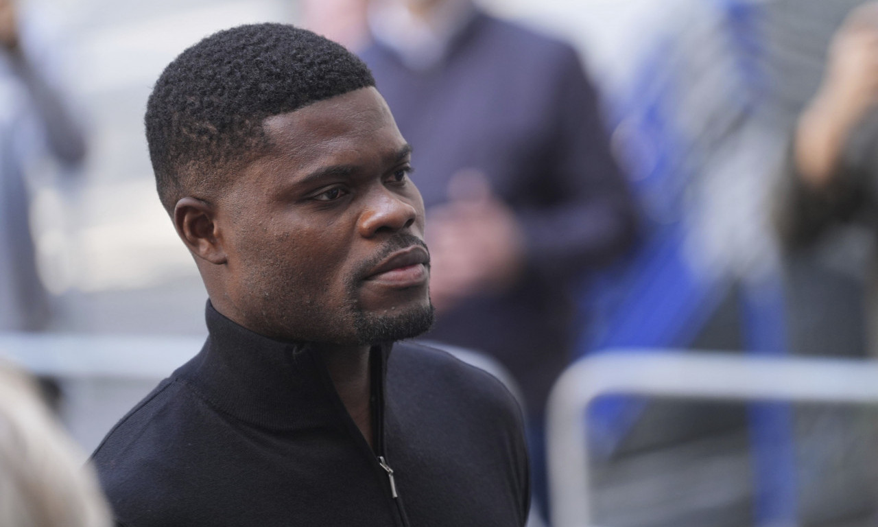 BIVŠI FUDBALER ARSENALA OPTUŽEN ZA PET SILOVANJA "PLATIO SLOBODU" Sudija čak otkrio gde nastavlja karijeru (VIDEO)