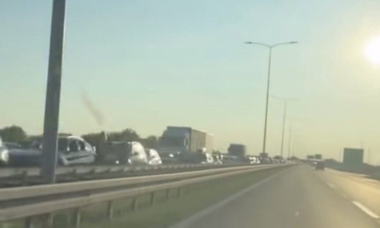KOLAPS KA AERODROMU ZBOG DOLASKA ĐORĐE MELONI Kolone vozila protežu se kilometrima (VIDEO)