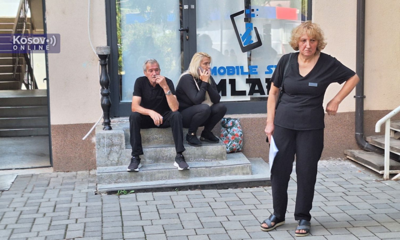 NOVA DRAMA U KOSOVSKOJ MITROVICI Srpska porodica ostala na ulici, tzv. kosovska policija nemilosrdna (FOTO)