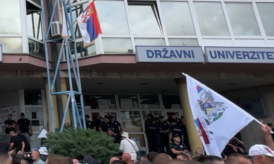 POKUŠALI DA UĐU NA RADNA MESTA, A SADA DOBIJAJU PRETNJE Profesorka DUNP-a otkriva da je bezbednost zaposlenih ugrožena