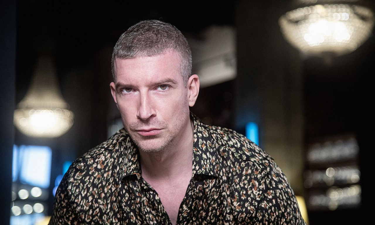 AJ, VESELI SE KUĆNI DOMAĆINE Naša srpsko-hrvatska svadba