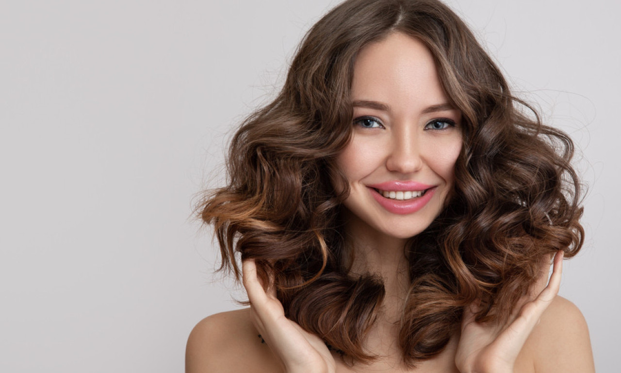 ESPRESSO MARTINI – NAJLEPŠA NIJANSA ZA LETO I JESEN Brineta koja zavodi i ne traži frizera na svake dve nedelje!